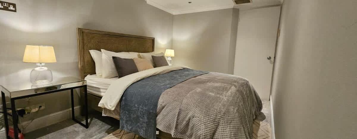 Estatesmen Park Lane Mayfair Apartment *